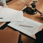 İİK 89/3 Menfi Tespit Davası 1 İİK 89/3 menfi tespit davası kapsamında üçüncü şahsa gönderilen haciz ihbarnamesini inceleyen hukuk profesyoneli